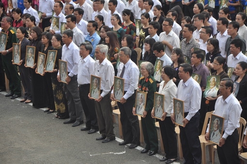 Deputy Secretary Le Hong Phuong of the provincial Party Committee 