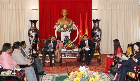  Bí thư Tỉnh ủy Trần Đình Thành tiếp Tổng Lãnh sự Ấn Độ.