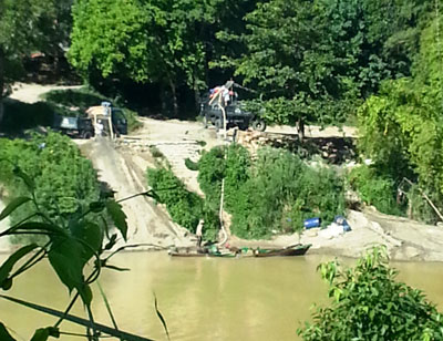 Điểm tập kết và vận chuyển cát ở xã Diên Thọ. 