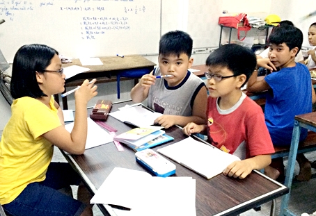 Học sinh lớp 5 đi học thêm tại một cơ sở ở TP.Biên Hòa.