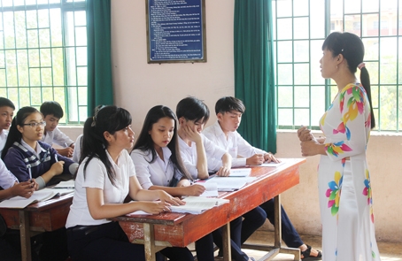 Học sinh lớp 12 Trường THPT Long Phước (huyện Long Thành) trong giờ ôn tập, chuẩn bị cho kỳ thi THPT quốc gia 2016.
