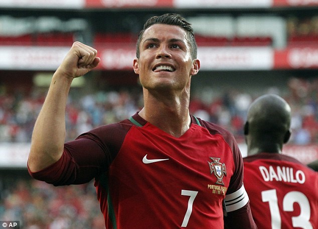 Ronaldo là người mở đầu cho chiến thắng của Bồ Đào Nha. (Nguồn: AP)