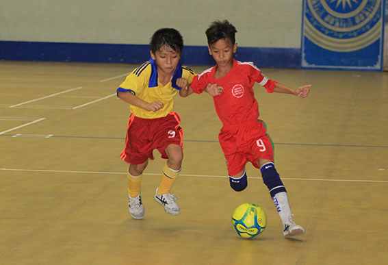 Sự tỏa sáng của Nguyễn Hoàng Minh Nhật (9, phải) giúp Biên Hòa 1 lên ngôi vô địch