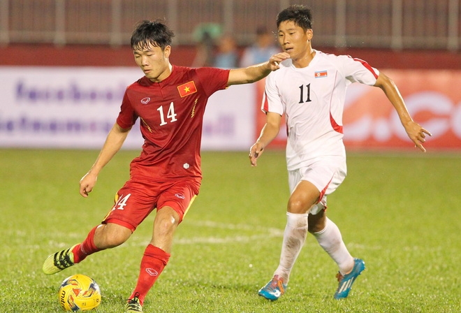 Xuân Trường (14), cầu thủ trưởng thành từ Học viện HAGL JMG, đã chơi nổi bật trong trận Việt Nam thắng CHDCND Triều Tiên 5-2.