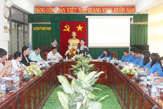 Đồng chí Phan Thị Mỹ Thanh, Phó bí thư Tỉnh ủy phát biểu tại buổi làm việc với các cấp bộ Đoàn huyện Nhơn Trạch