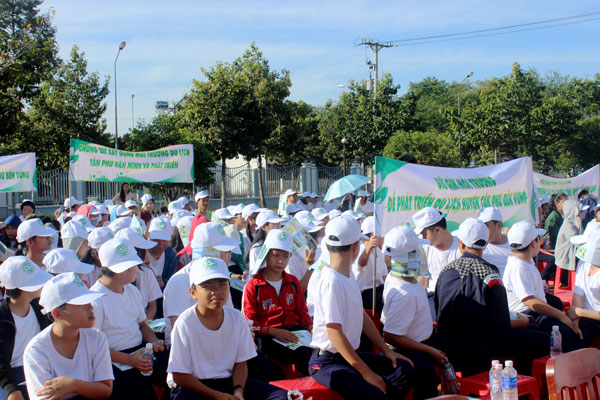 Các em học sinh huyện Tân Phú