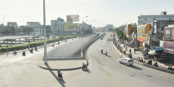 Dù phương tiện tăng cao, nhưng giao thông tại khu vực hầm chui ngã tư Vũng Tàu vẫn ổn định.