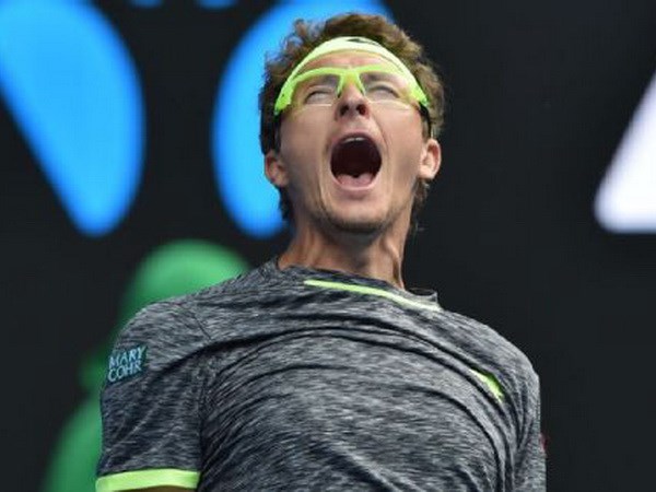 Denis Istomin chia tay những xứng đáng được ngẩng cao đầu. (Nguồn: AP)