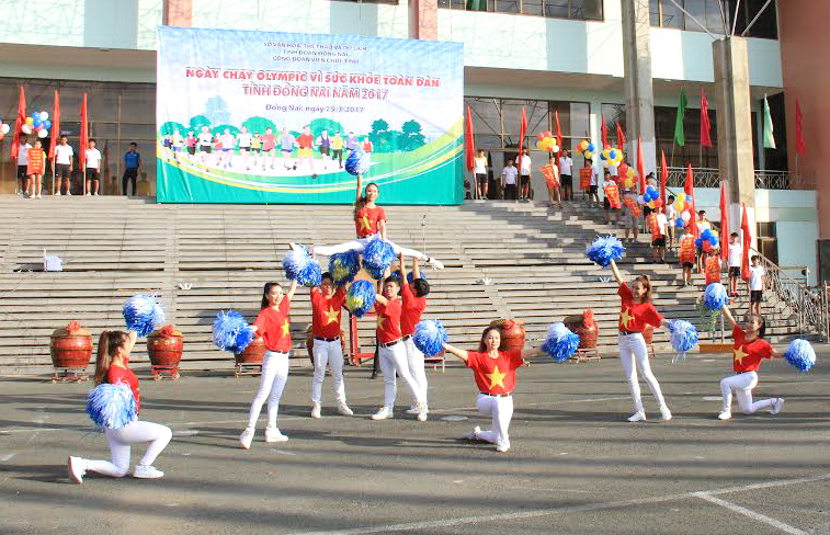 Biểu diễn văn nghệ khai mạc Ngày chạy Olympic vì sức khỏe toàn dân