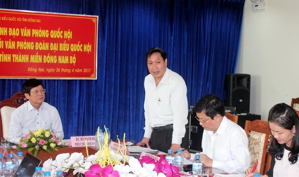 Ông Bùi Xuân Thống, Phó trưởng Đoàn đại biểu Quốc hội tỉnh Đồng Nai phát biểu tại buổi làm việc 