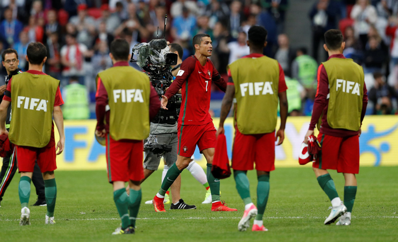 Sự thất vọng của Ronaldo sau trận Bồ Đào Nha hòa Mexico 2-2. Ảnh: REUTERS