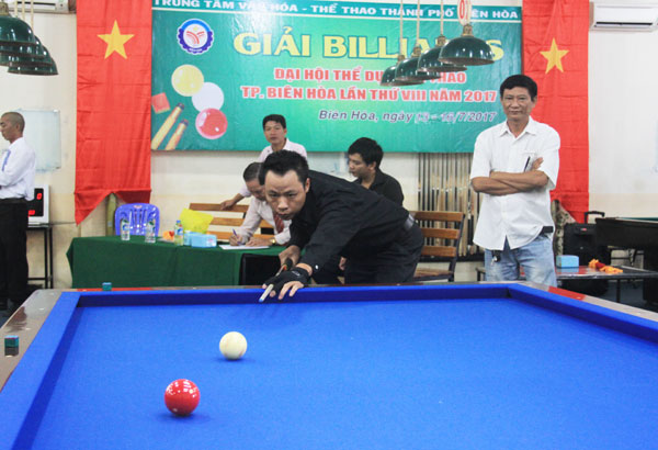 Các tay cơ thi đấu nội dung carom 1 băng trong ngày khai mạc