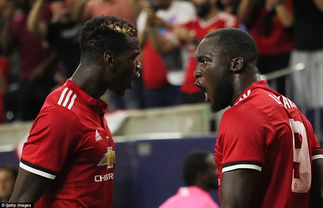  Pogba và Lukaku phối hợp mang bàn thắng về cho Manchester United. (Nguồn: Getty Images)