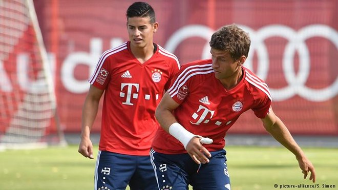 Việc James đến Bayern khiến người hâm mộ của Müller lo lắng. (Nguồn: DW)