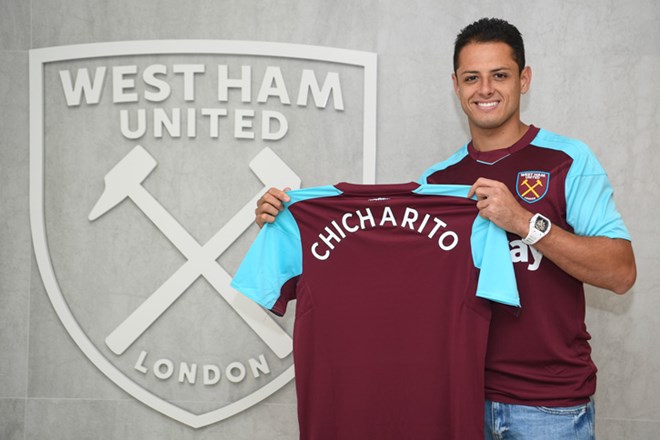 Chicharito gia nhập West Ham United. (Nguồn: whufc.com)