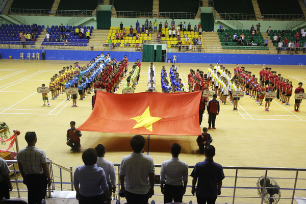 Quang cảnh lễ khai mạc giải.