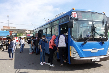 Tuyến buýt xe số 150 được nhiều người chọn đi từ Biên Hòa đến TP.Hồ Chí Minh vừa rẻ, vừa nhanh và sạch sẽ.