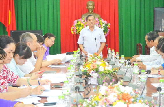 Đồng chí Huỳnh Văn Tới, phát biểu tại cuộc họp