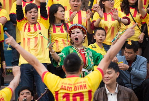 22 ngàn CĐV đến sân ngày Nam Định trở lại V.League sau 7 năm vắng bóng.