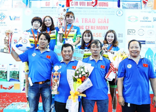  Nguyễn Thị Thi giành áo vàng chung cuộc Giải Biwase 2018 Đội Cấp thoát nước - Môi trường Bình Dương đoạt cúp vô địch đồng đội mùa thứ hai liên tiếp.