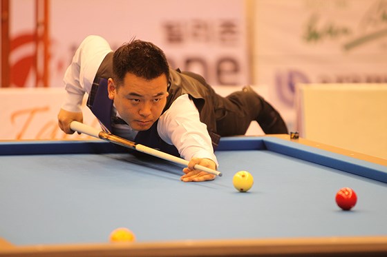 Tay cơ Cho Jae Ho đoạt HCV nội dung carom ba băng.