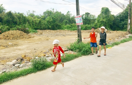 Một khu đất ruộng ở xã Phước Tân (TP.Biên Hòa) được san nền để bán.