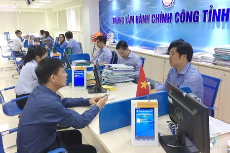 Người dân được phục vụ ngày càng tốt hơn khi đến giải quyết thủ tục hành chính tại Trung tâm hành chính công tỉnh Đồng Nai.