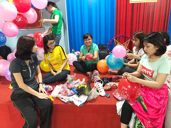 Chuẩn bị Tết Trung thu cho trẻ em nghèo ở phường Trảng Dài(TP.Biên Hòa)