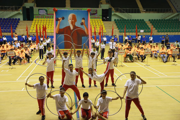 An art performance item at the opening ceremony.