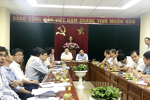 Phó chủ tịch UBND tỉnh Trần Văn Vĩnh chủ trì buổi làm việc