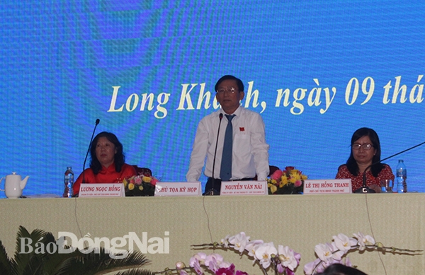 -Bí thư, Chủ tịch HĐND TP.Long Khánh Nguyễn Văn Nải điều hành kỳ họp
