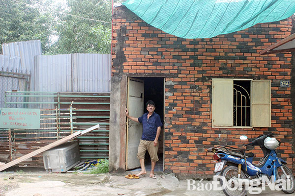 Căn nhà của ông Nguyễn Văn Hậu ở KP.3, phường Long Bình Tân (TP.Biên Hòa) không thể sửa sang vì vướng quy hoạch dự án. Ảnh: K. Minh