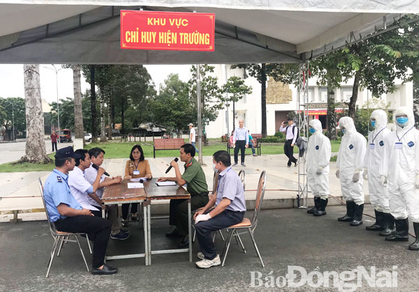 Giám đốc Sở Khoa học - công nghệ Nguyễn Thị Hoàng trực tiếp chỉ huy tại hiện trường