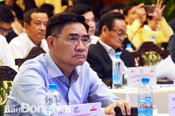 Phó chủ tịch UBND tỉnh Trần Văn Vĩnh tham dự diễn đàn