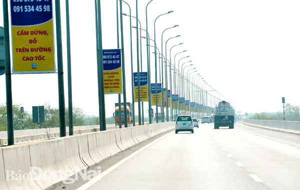 Cao tốc TP.Hồ Chí Minh - Long Thành - Dầu Giây là tuyến đường kết nối giao thông giữa TP.Hồ Chí Minh với Đồng Nai. Ảnh: K.Giới