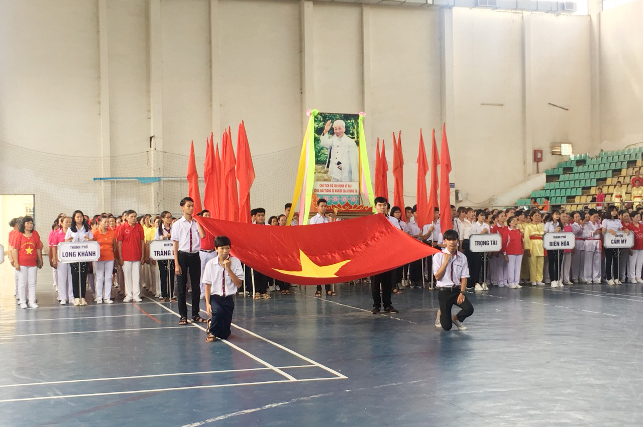 Quang cảnh lễ khai mạc giải vô địch thể dục dưỡng sinh tỉnh năm 2019