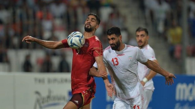  Iran (áo trắng) để thua Bahrain. (Nguồn: AFC)