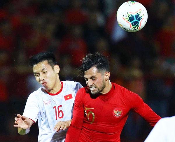 Tuyển Việt Nam dễ dàng đả bại Indonesia trên sân khách
