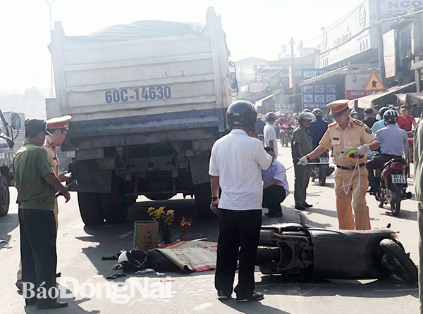 Hiện trường vụ tai nạn giao thông trên quốc lộ 51 đoạn gần đường Nam Cao (phường Phước Tân, TP.Biên Hòa) khiến người đi xe máy tử vong vào ngày 19-11.
