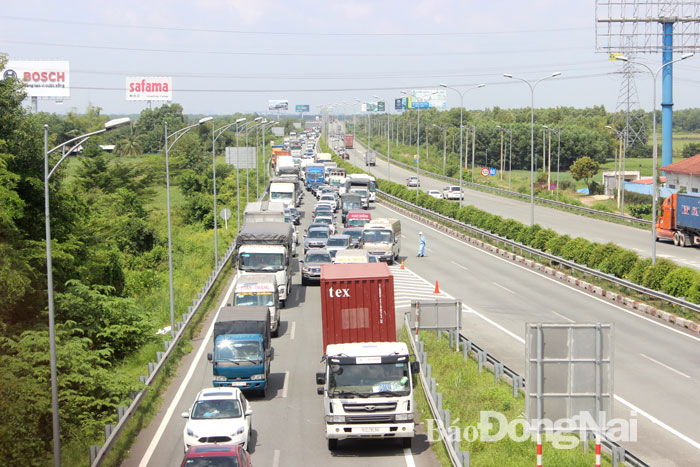 Đường cao tốc TP.HCM - Long Thành - Dầu Giây là một trong những điểm nhấn tạo sức hút cho bất động sản Đồng Nai. Ảnh: Khánh Minh