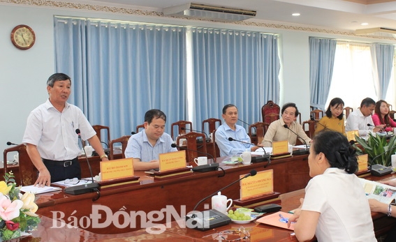 Phó bí thư thường trực Tỉnh ủy Hồ Thanh Sơn phát biểu tại buổi làm việc