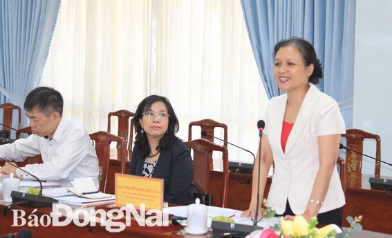 Đồng chí Nguyễn Phương Nga, Chủ tịch Liên hiệp các tổ chức hữu nghị Việt Nam phát biểu tại buổi làm việc