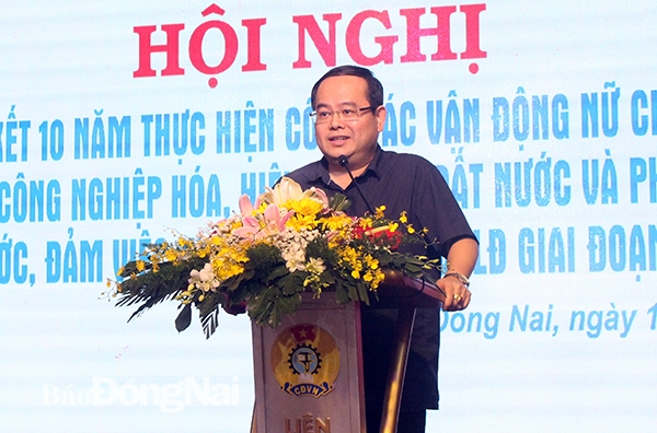 Phó bí thư Tỉnh ủy Quản Minh Cường phát biểu tại hội nghị