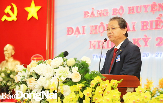 Đồng chí Huỳnh Thanh Bình, Ủy viên Ban TVTU, Chủ nhiệm Ủy ban Kiểm tra Tỉnh ủy thay mặt Ban TVTU phát biểu chỉ đạo tại Đại hội đại biểu Đảng bộ H.Thống Nhất lần thứ XII, nhiệm kỳ 2020-2025
