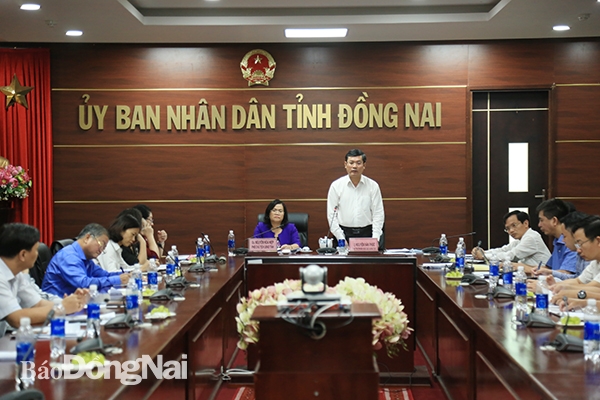Thứ trưởng Bộ GD-ĐT Nguyễn Văn Phúc phát biểu tại buổi làm việc với UBND tỉnh