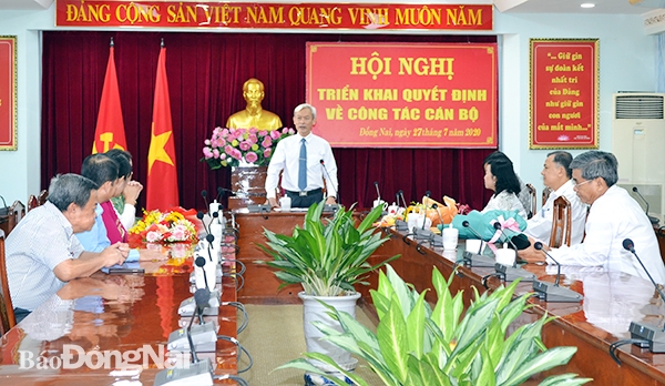 Bí thư Tỉnh ủy Nguyễn Phú Cường phát biểu tại hội nghị