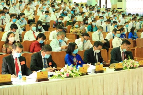 Các đồng chí lãnh đạo tỉnh dự đại hội (ảnh: C.Nghĩa)
