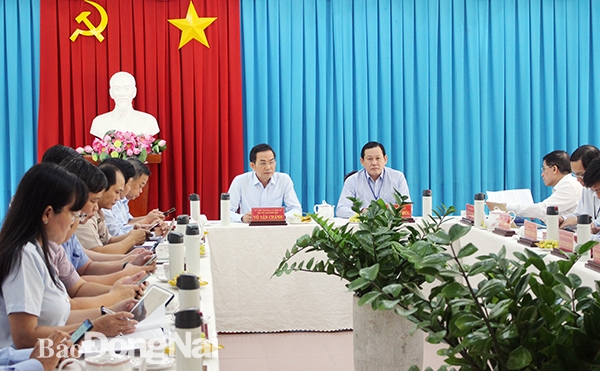  Phó chủ tịch UBND tỉnh Võ Văn Chánh làm việc với Sở TN-MT
