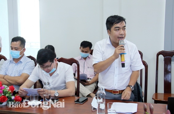 Đại diện báo Vnexpress tại Đồng Nai đặt câu hỏi tại buổi họp báo.