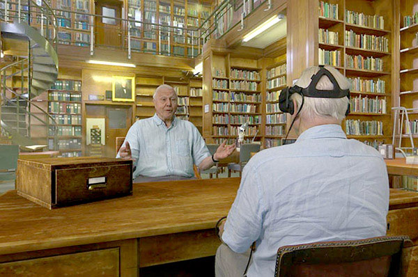 Phát thanh viên hàng đầu thế giới David Attenborough gặp gỡ chính mình trong phim thực tế ảo Hold the World. Nguồn: nhm.ac.uk